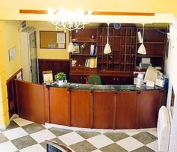 Hotel Columbia باليرمو